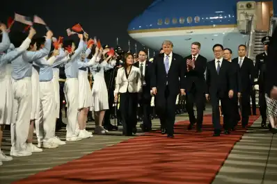 Visita de Trump a China: bienvenida con flores para una diplomacia dura