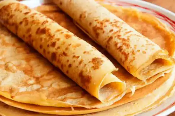 Desayunos saludables: cómo hacer panqueques sin harinas, con frutas y avena para tener más energía