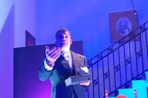 Teatro: Crearte presenta “Renato, el eterno pecador”