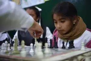 Fortalece la lógica y la empatia: en un mundo repleto de pantallas, el ajedrez en las escuelas ayuda a los chicos a pensar