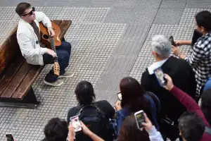 “Capturar la mística de la calle”: Nahuel Pennisi eligió Tucumán para homenajear a Mercedes Sosa