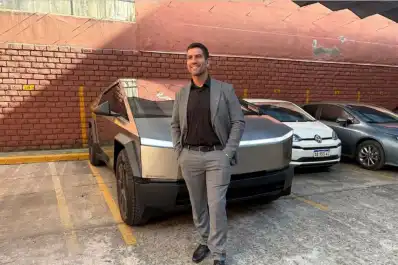 El Tesla de Manuel Quintar destapó denuncias por negocios con el PAMI en Jujuy