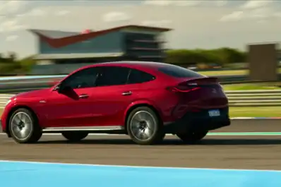 Cómo el CEO de Mercedes-Benz, Daniel Herrero, convenció a LA GACETA de acelerar a 205 km/h