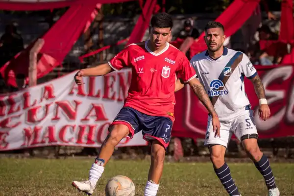 Quedó libre en Atlético por su físico, se le cayó el pase a San Martín y hoy resucita la gambeta en el Federal A