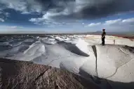 Uno de los desiertos más impactantes del mundo está en la Argentina: un laberinto blanco en el norte del país