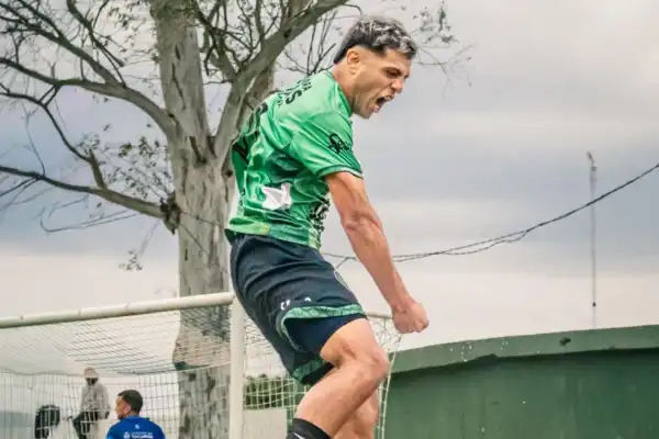 Axel Epifanio brilló en la goleada de Graneros a Marapa