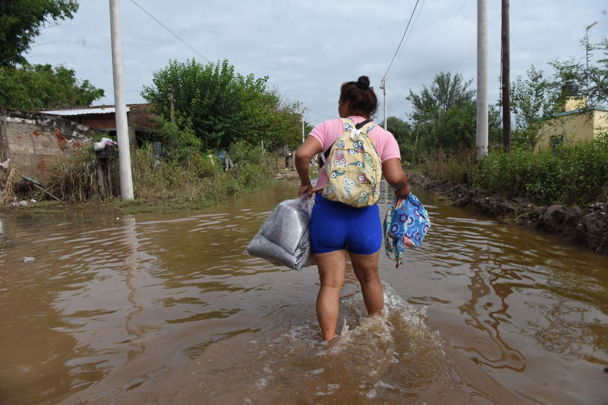 SOLIDARIDAD. Vecinos comparten víveres -archivo 2026-.