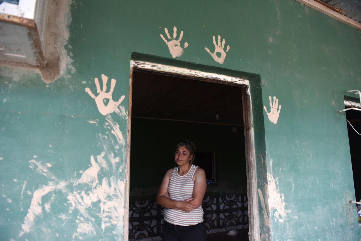 BARRO. María Mendoza abatida tras la inundación -archivo año 2026-.