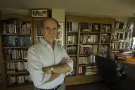 Luis Hornstein: “En tiempos de exposición constante, necesitamos recuperar la dimensión humana del reconocimiento”