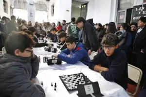 Enseñarán ajedrez en las escuelas de Tucumán para promover el lenguaje matemático
