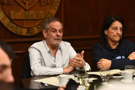 Cómo fue la última sesión de Pagani antes del fallo: respaldos y clima de continuidad en la UNT