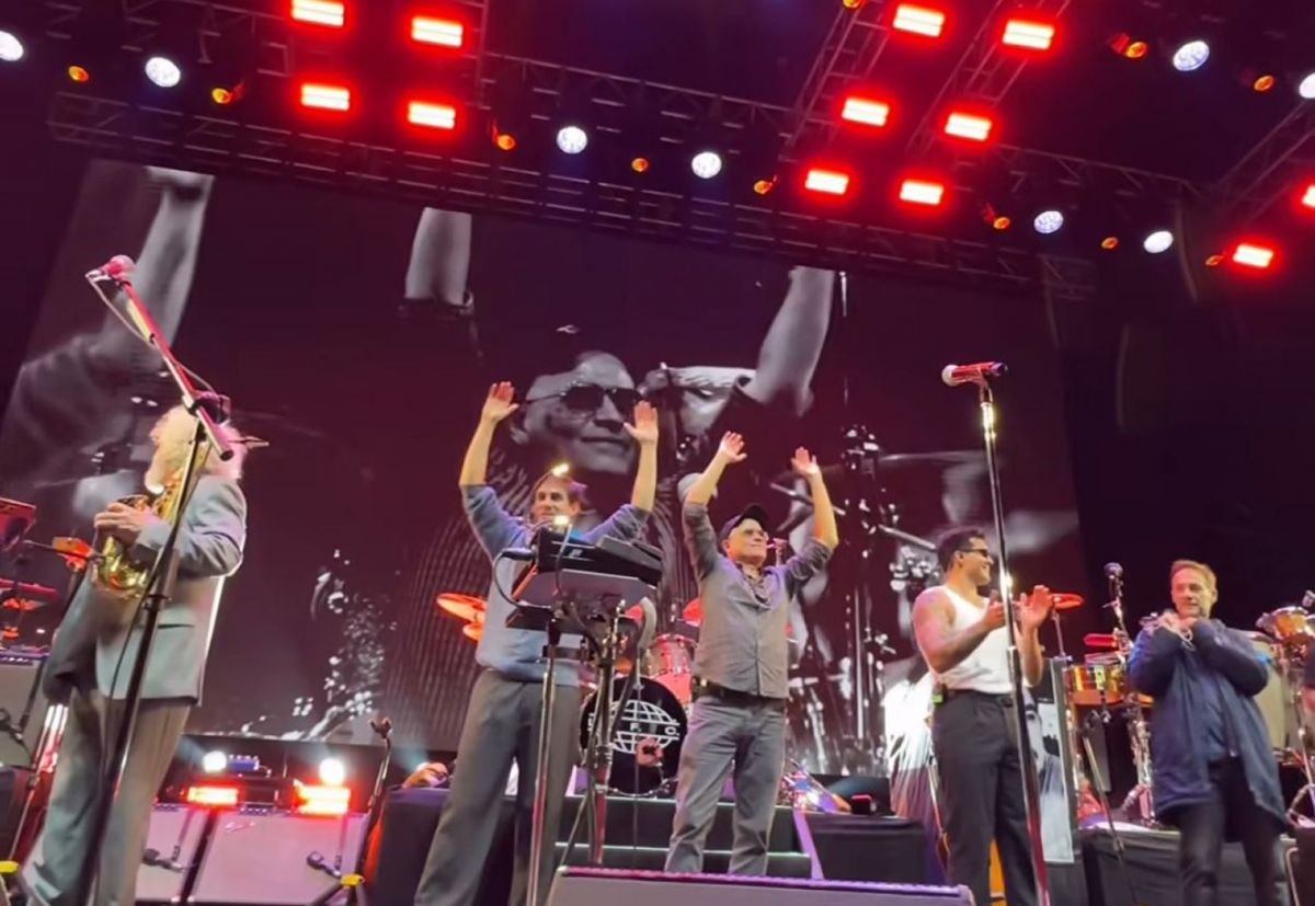 LA BANDA. Los integrantes de los Fabulosos, minuto antes del final del show.