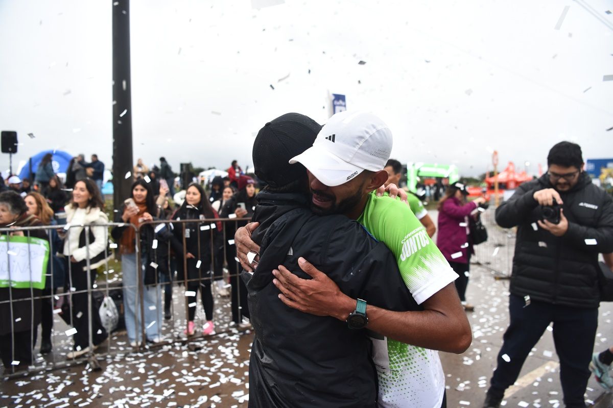 LA COPA SE QUEDA EN CASA. Arón Quiroga, el campeón de los 21k Yerba Buena.