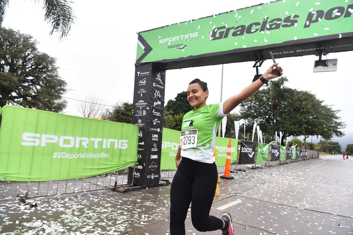 LLEGADA. Florencia Mansilla realizó un tiempo de 52 minutos en los 10k de Yerba Buena.