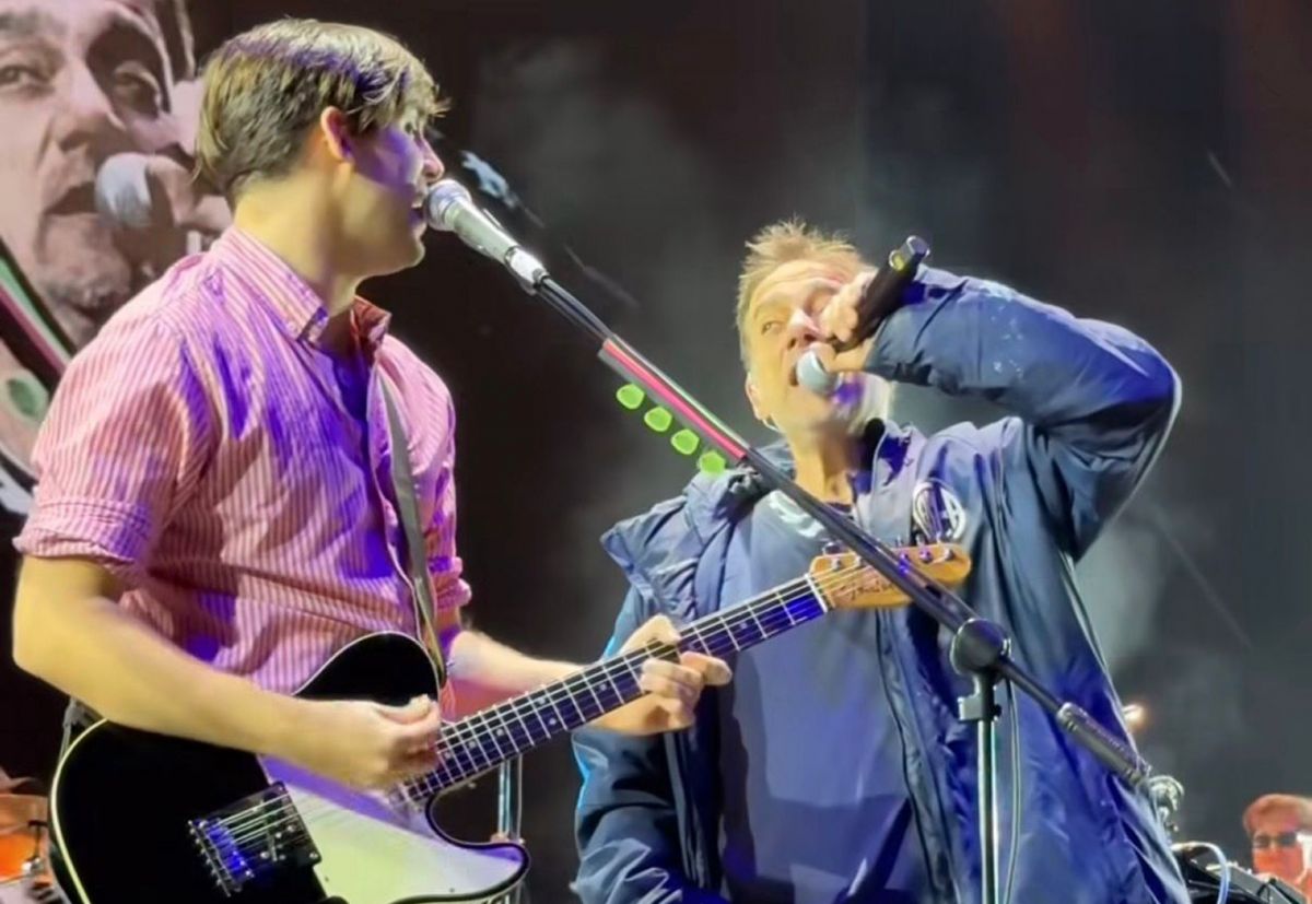 PADRE E HIJO. Vicentico y Florian cantando 