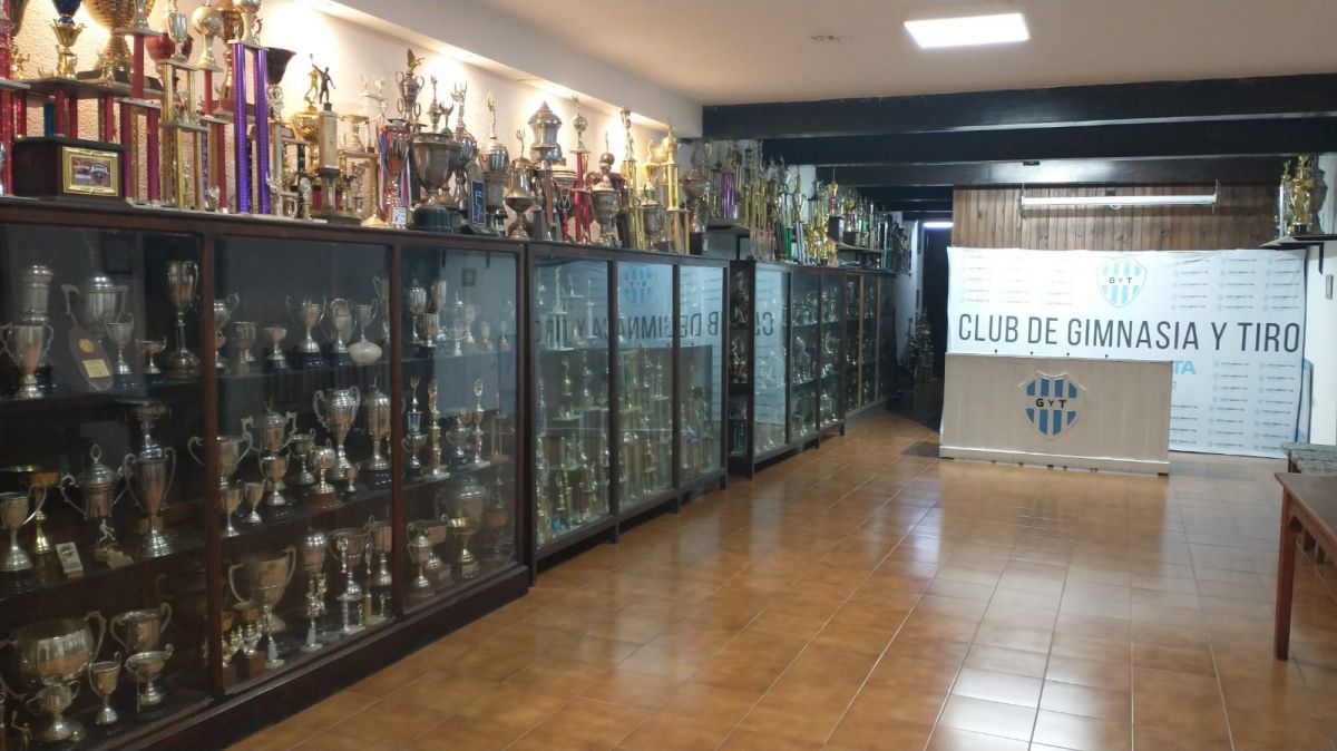 POLIDEPORTIVO. La vida social y los éxitos exceden largamente al fútbol.