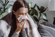 Frío y enfermedades respiratorias: qué síntomas debés atender según el doctor López Rosetti