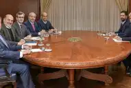 La UIA se reunió con Luis Caputo y reclamó medidas para reactivar la industria y aliviar a las PyMEs