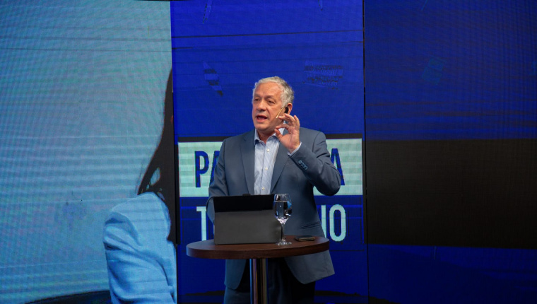 El Rompecabezas de Federico van Mameren: La perpetuación en el poder nunca termina sumando