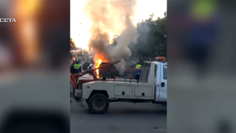 Se incendió por completo una camioneta en Barrio Sur