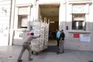 Tras la protesta de la comunidad educativa, la Escuela Normal recibió pupitres