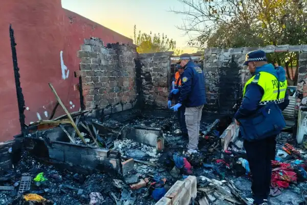 Otoño trágico: murió un niño con Trastorno del Espectro Autista al incendiarse su casa