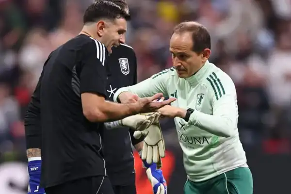 Alarma en la selección argentina: qué lesión sufrió Dibu Martínez