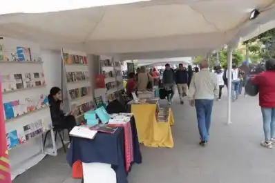 Feria del Libro en la plaza Independencia