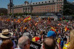 Manifestantes coparon Madrid para exigir la renuncia de Pedro Sánchez