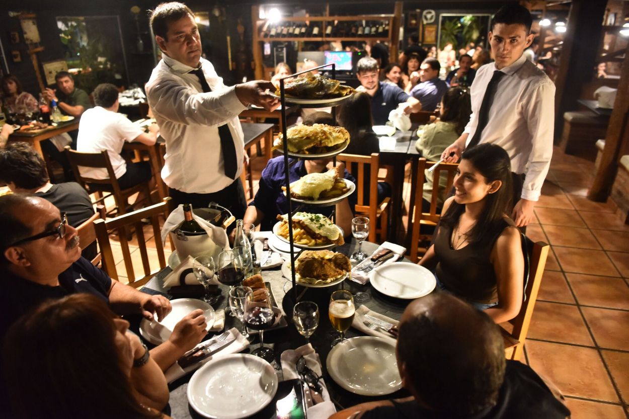 Bodegones en Tucumán: de la tradición de la mesa larga al auge de una nueva escena gastronómica