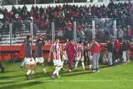 Una batalla campal entre hinchas estalló en La Ciudadela tras la derrota
