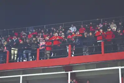 Clima caliente en La Ciudadela: nervios, silbidos y peleas en las tribunas durante la derrota de San Martín