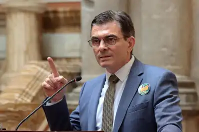 Bolivia: Rodrigo Paz hace intentos desesperados para calmar protestas