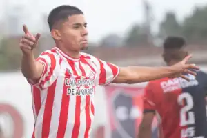 Con gol de Leonel Sir, San Martín alcanzó la punta en la Liga Tucumana
