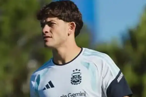 Agustín Giay se suma a la Selección y crecen sus chances de meterse en la lista de Scaloni para el Mundial 2026
