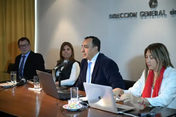 La Dirección de Innovación capacita a Rentas en IA aplicada a la gestión documental pública