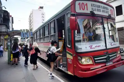 Aetat cruzó al municipio y advirtió que el transporte “es inviable”: tensión por el valor del boleto en la capital tucumana