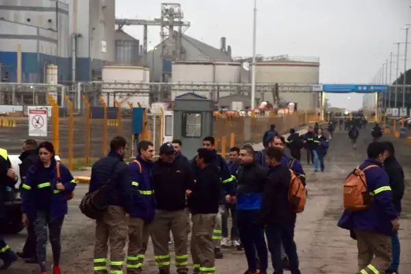 Aceiteros lanzaron una huelga por tiempo indeterminado tras el fracaso de las paritarias