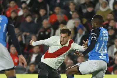 Copa Sudamericana: River goleó a Blooming y consiguió un poco de aire