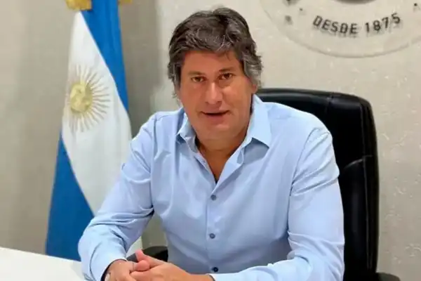 Un intendente santafesino pidió licencia para viajar al Mundial con amigos