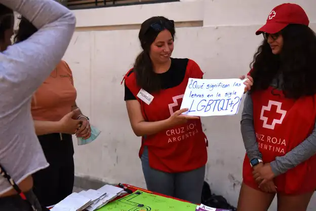 Cruz Roja busca voluntarios en Tucumán: cómo anotarse y qué perfiles necesitan