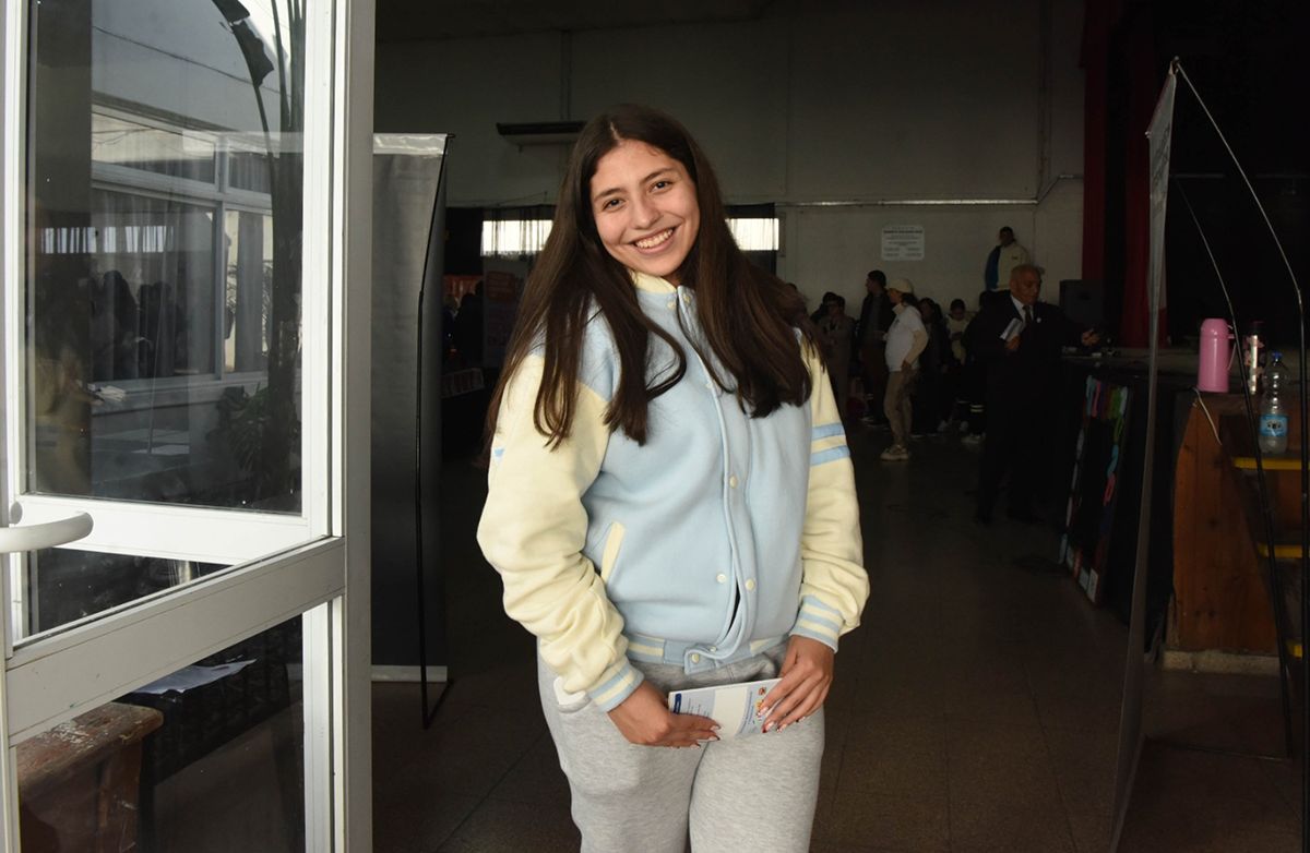 A FAVOR DE LA EXPO. Brisa Ibarra contó que cambió su mirada sobre algunas carreras después de escuchar las voces de los stands y experiencias de personas cercanas. / LA GACETA, ANALÍA JARAMILLO