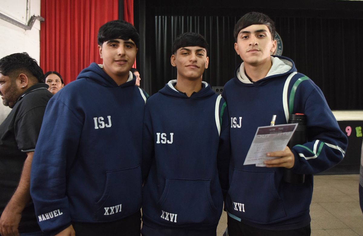 SUS INTERESES. Nahuel Catalán evalúa estudiar Educación Física; Matías Rodríguez apuesta por inteligencia artificial y Santiago Álvarez sueña con trabajar en Mercado Libre. / LA GACETA, ANALÍA JARAMILLO