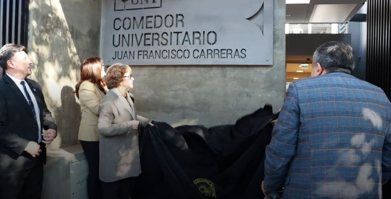 HOMENAJE. El nombre refiere a un alumno secuestrado en la dictadura.