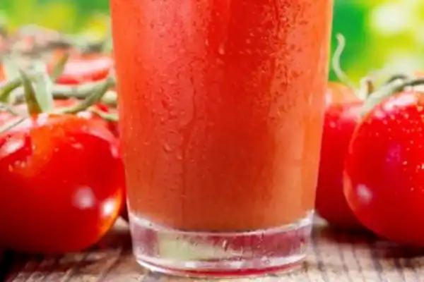 Cómo preparar jugos y salteados con tomate y soja para aprovechar su efecto antiinflamatorio