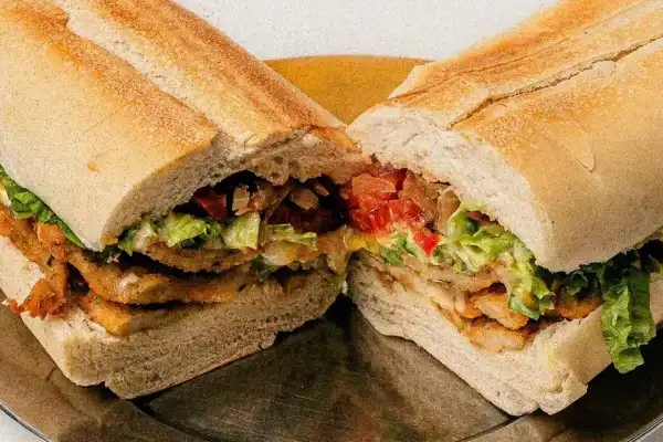 Un prestigioso ranking de comida eligió los sánguches de milanesa de Chacho entre los mejores del mundo