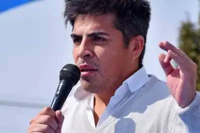 No duermo, no como: un intendente rompió en llanto al hablar de los despidos en Río Tercero