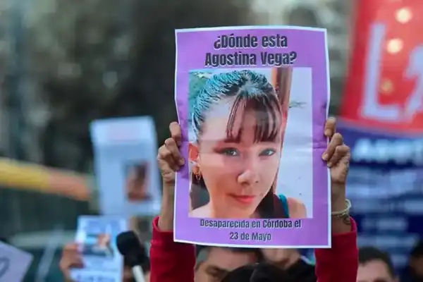 Agostina Vega: el audio que envió antes de desaparecer y los mensajes que intercambió su mamá con el principal sospechoso