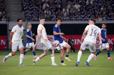 Qué pasó en Japón vs. Islandia: la inédita nueva regla que terminó influyendo en un gol
