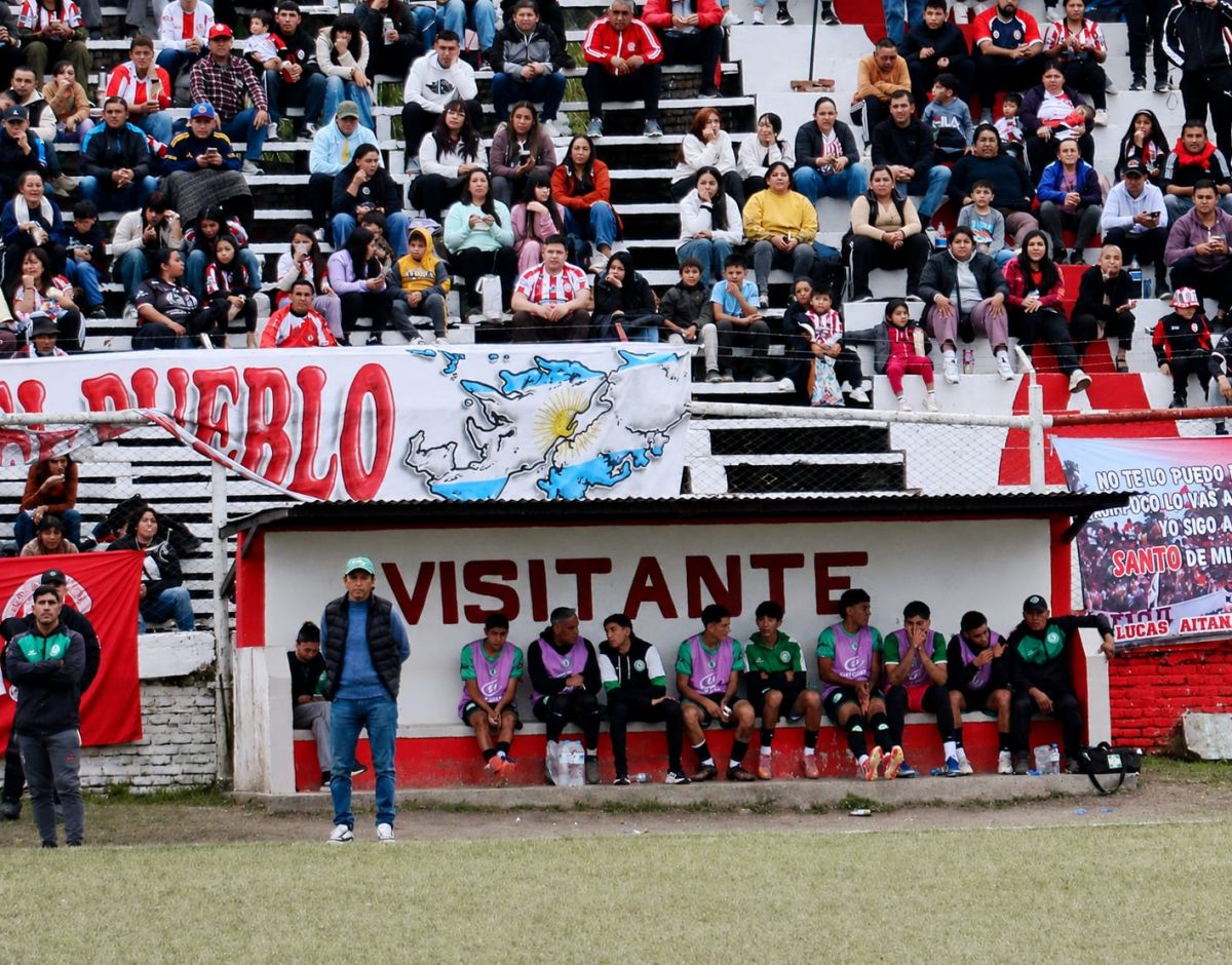 Polémico final en Santa Ana: gol en el minuto 95, agresión y reclamo de Graneros